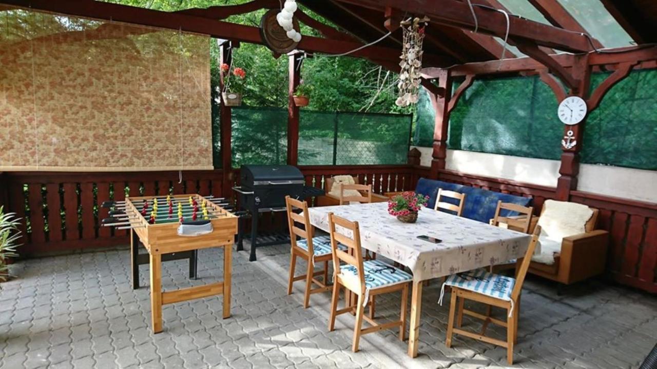 Liliána Vendégház Balatonfůzfő Esterno foto