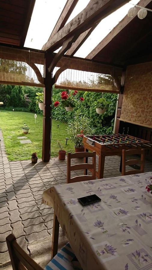 Liliána Vendégház Balatonfůzfő Esterno foto