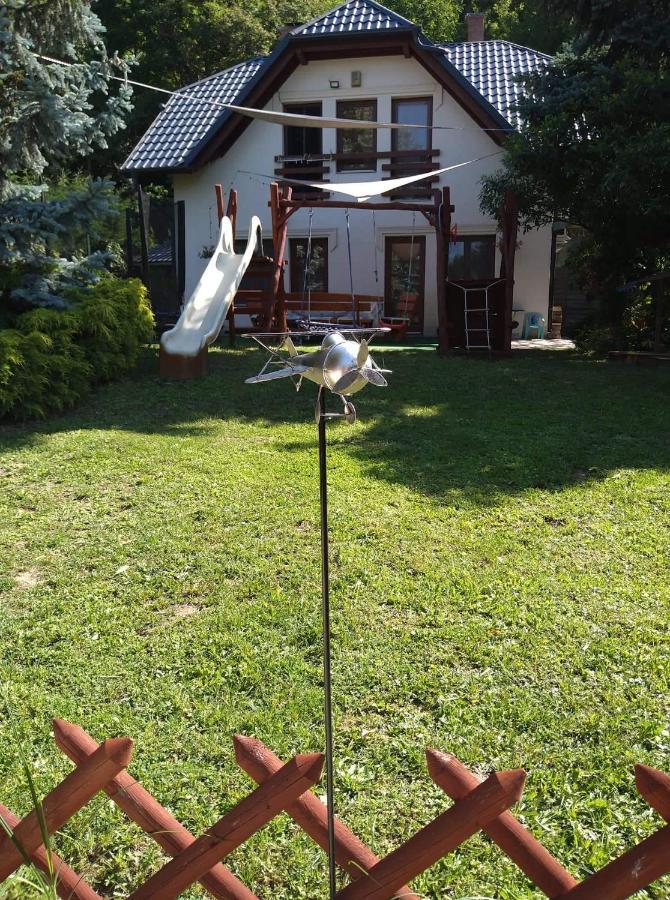 Liliána Vendégház Balatonfůzfő Esterno foto
