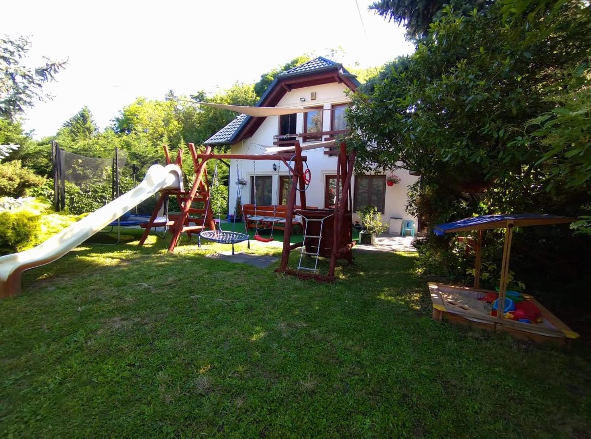 Liliána Vendégház Balatonfůzfő Esterno foto