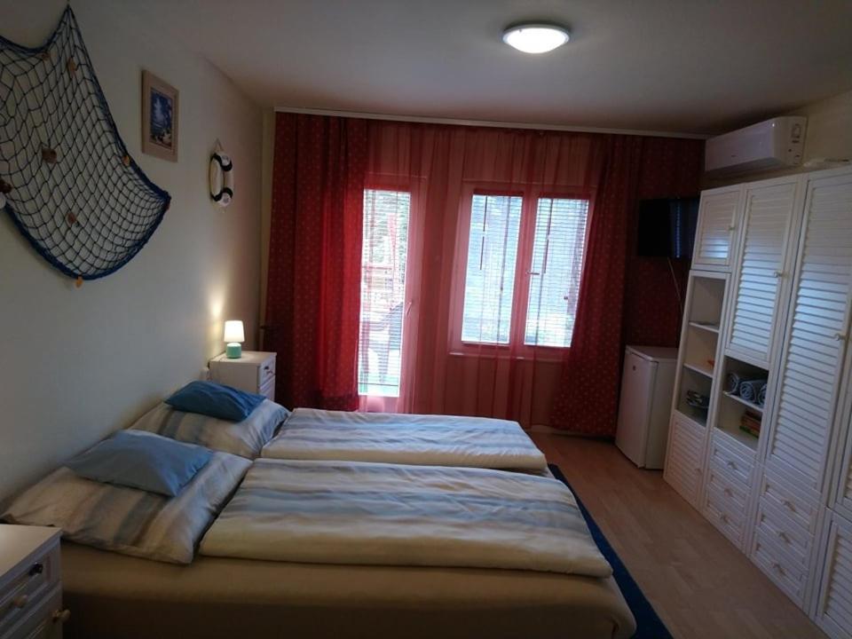 Liliána Vendégház Balatonfůzfő Esterno foto