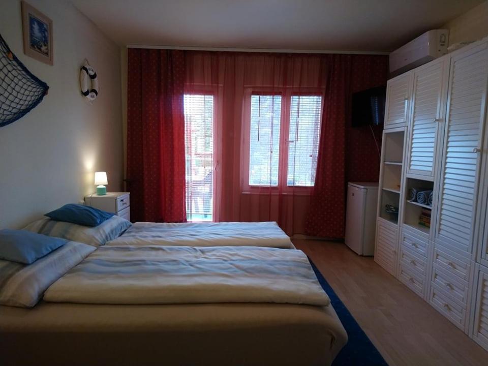 Liliána Vendégház Balatonfůzfő Esterno foto